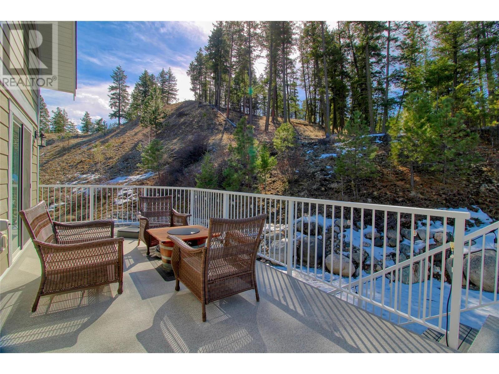 KELOWNA, British Columbia, V1Z 3R8, CA, 3 Bedrooms Bedrooms, ,3 BathroomsBathrooms,Residential,For Sale,1951197