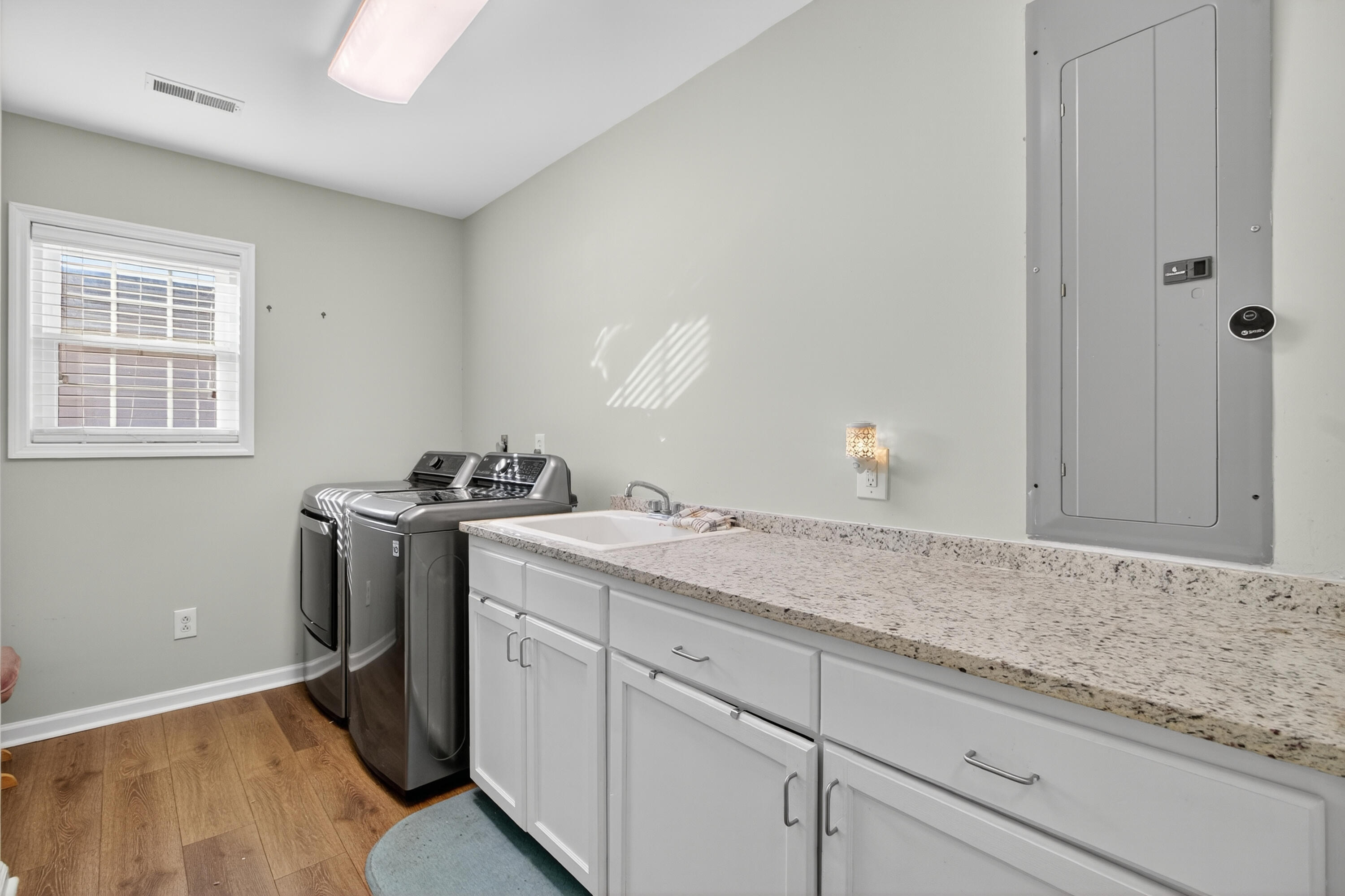 Saint George, South Carolina, 29477, United States, 4 Bedrooms Bedrooms, ,3 BathroomsBathrooms,Residential,For Sale,1939883