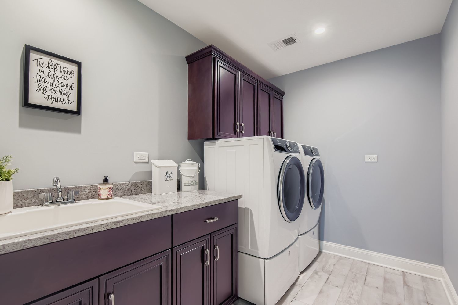 Elmhurst, Illinois, 60126, United States, 4 Bedrooms Bedrooms, ,5 BathroomsBathrooms,Residential,For Sale,1984205