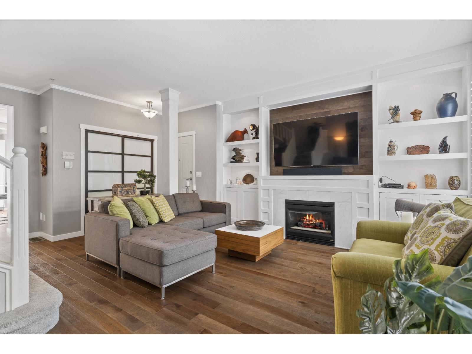 WHITE ROCK, British Columbia, V4B 3T4, CA, 3 Bedrooms Bedrooms, ,4 BathroomsBathrooms,Residential,For Sale,1949298