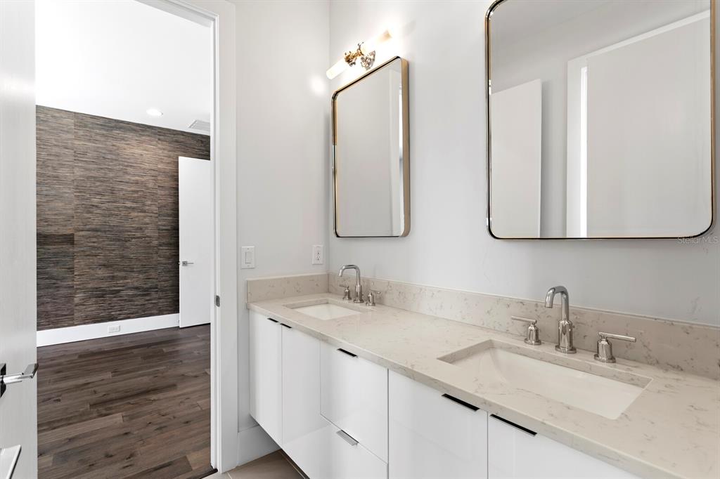 Tampa, Florida, 33606, United States, 5 Bedrooms Bedrooms, ,7 BathroomsBathrooms,Residential,For Sale,1779017