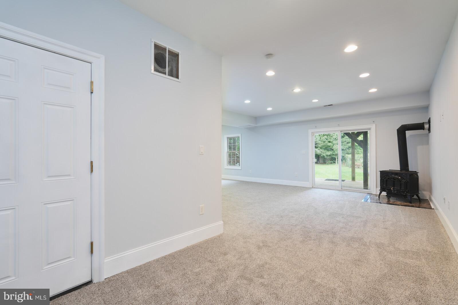 Linthicum Heights, Maryland, 21090, United States, 3 Bedrooms Bedrooms, ,3 BathroomsBathrooms,Residential,For Sale,2005219