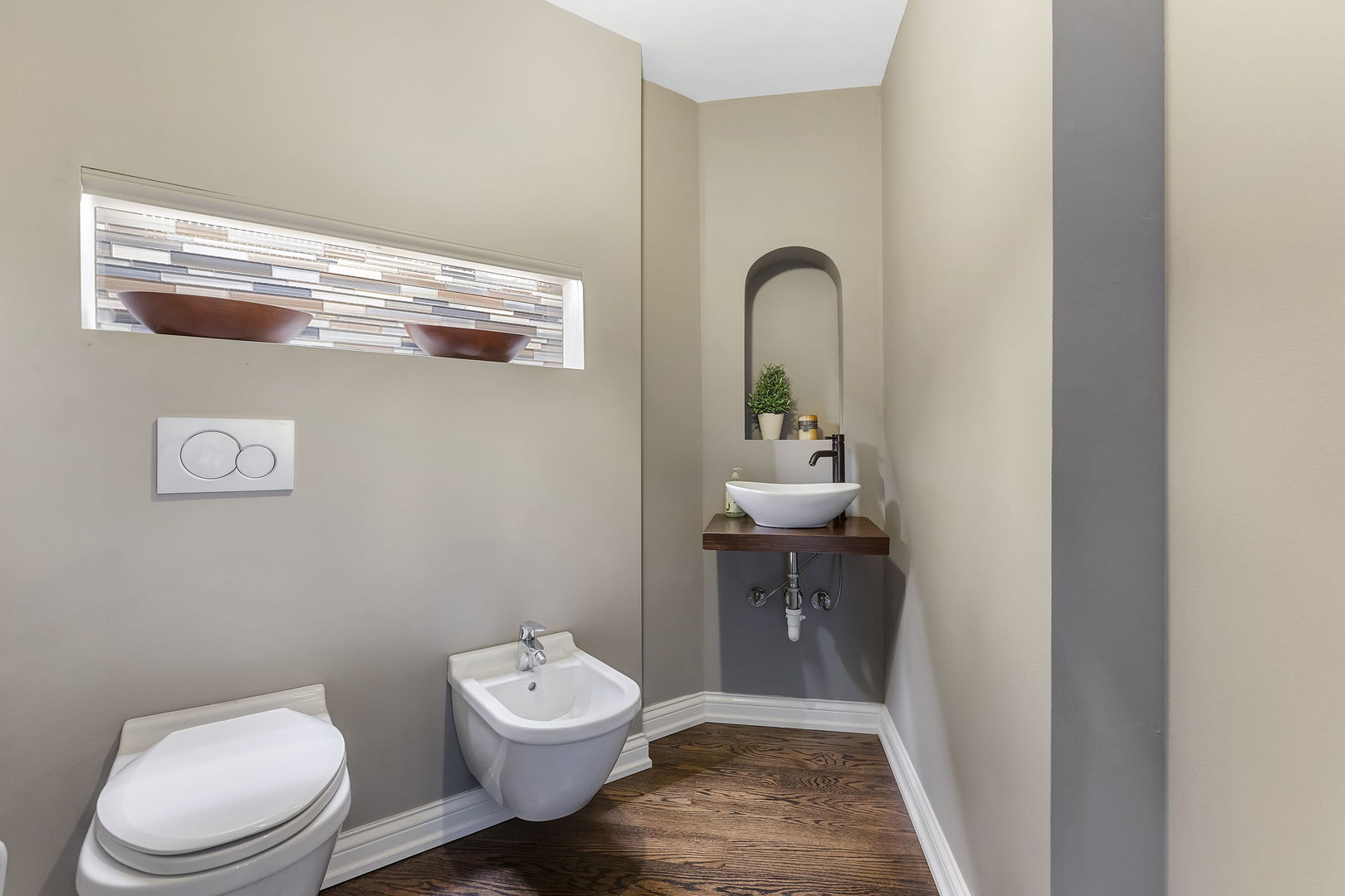 St. Charles, Illinois, 60175, United States, 6 Bedrooms Bedrooms, ,8 BathroomsBathrooms,Residential,For Sale,1940364