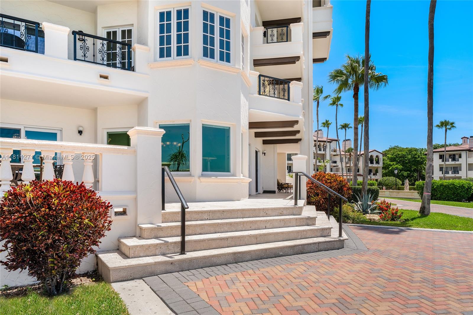 Miami Beach, Florida, 33109, United States, 4 Bedrooms Bedrooms, ,4 BathroomsBathrooms,Residential,For Sale,1837021