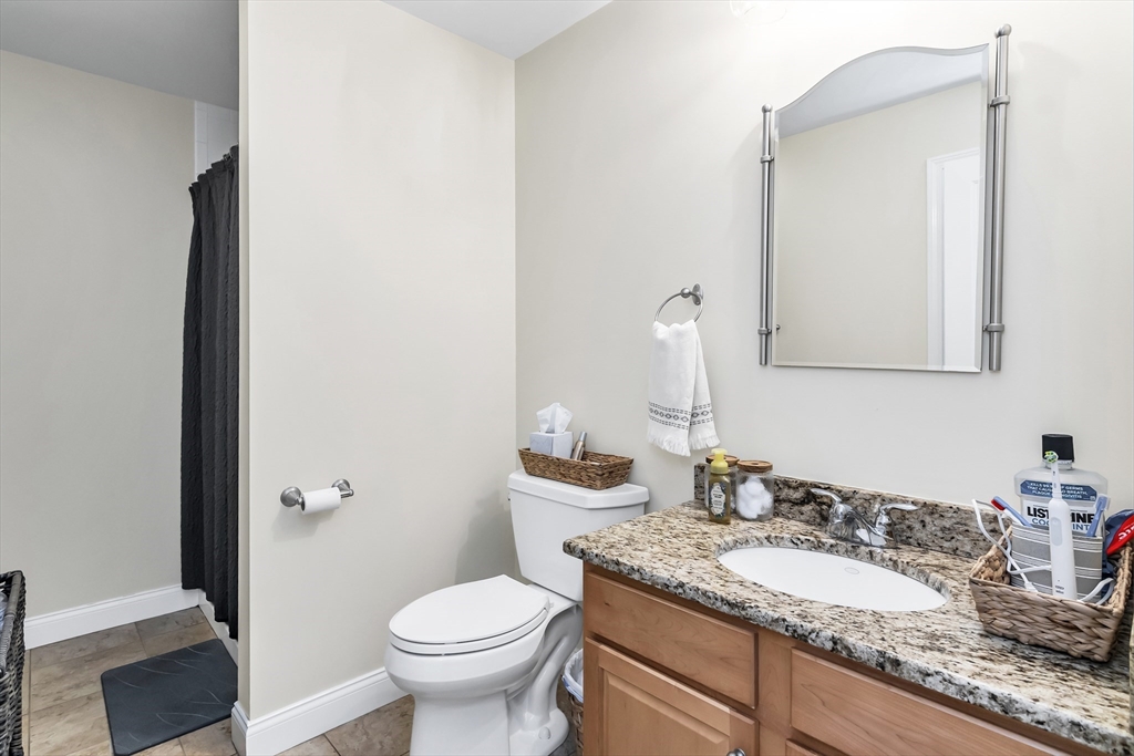 Haverhill, Massachusetts, 01832, United States, 2 Bedrooms Bedrooms, ,3 BathroomsBathrooms,Residential,For Sale,1931401