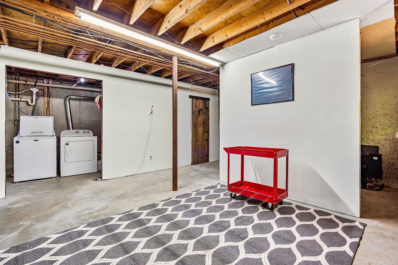 Amherst, New Hampshire, 03031, United States, 2 Bedrooms Bedrooms, ,1 BathroomBathrooms,Residential,For Sale,1996144