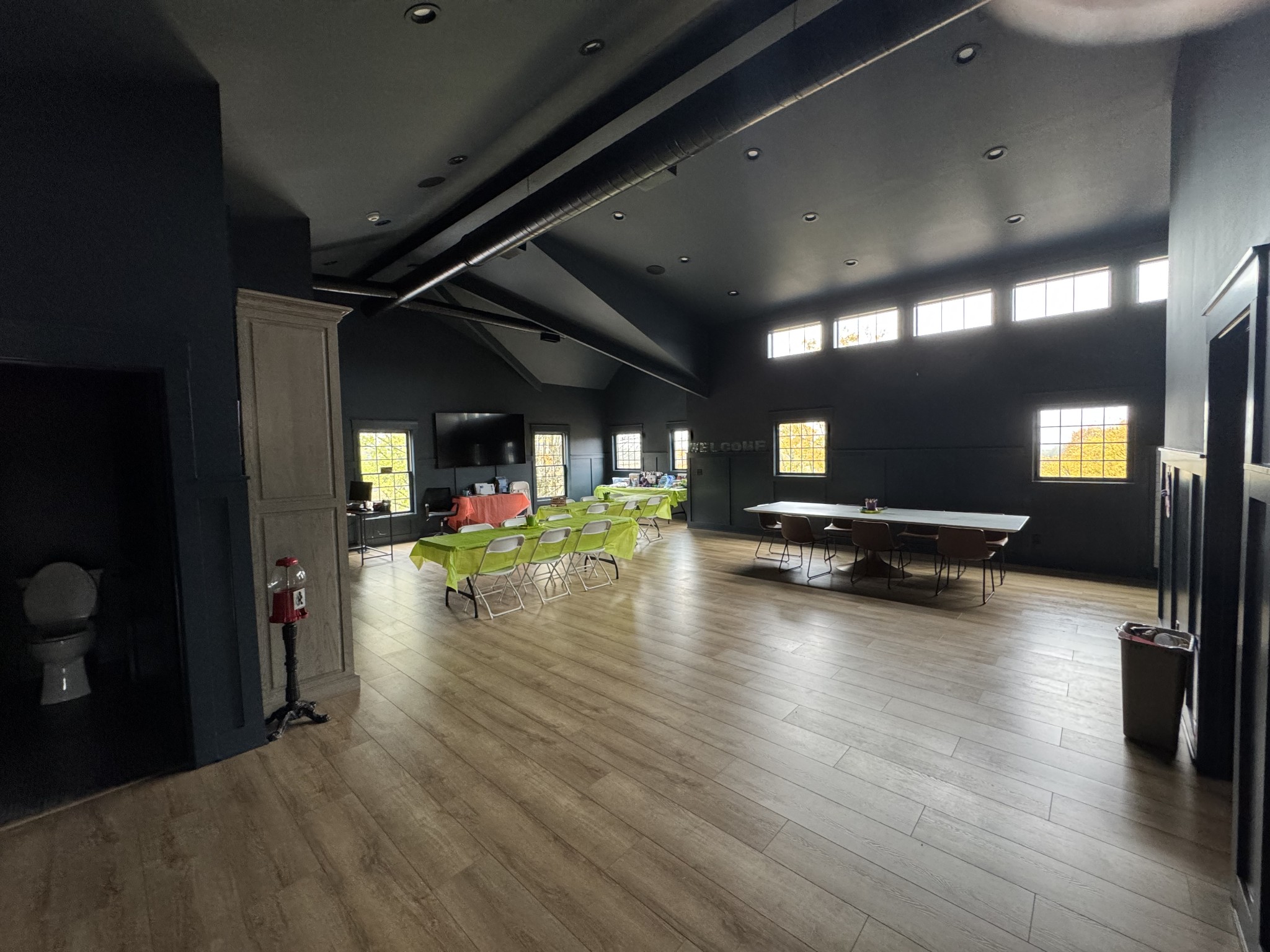 Hendersonville, Tennessee, 37075, United States, 6 Bedrooms Bedrooms, ,5 BathroomsBathrooms,Residential,For Sale,1993824