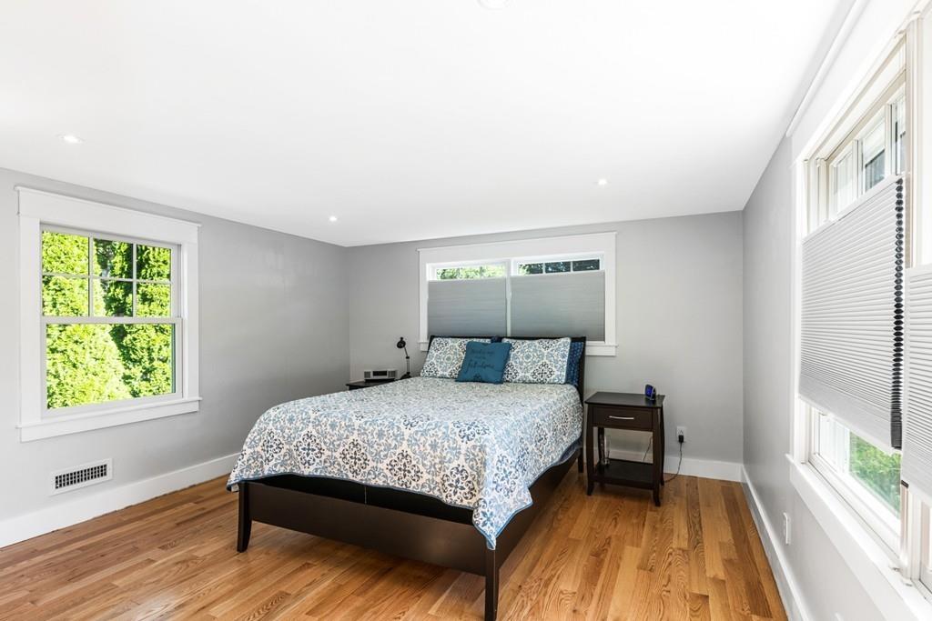 Hamilton, Massachusetts, 01982, United States, 2 Bedrooms Bedrooms, ,1 BathroomBathrooms,Residential,For Sale,1921936