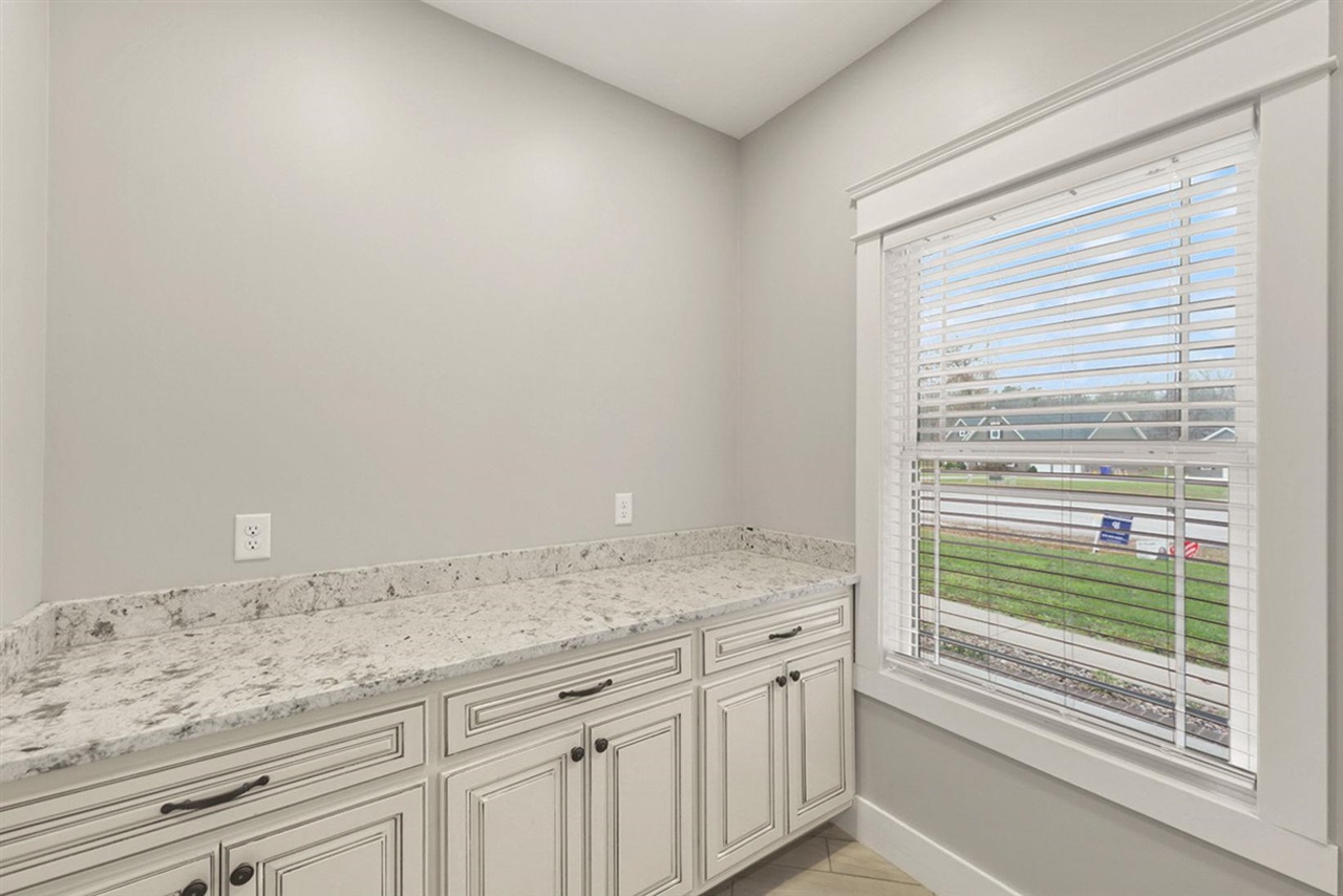Smiths Grove, Kentucky, 42171, United States, 4 Bedrooms Bedrooms, ,3 BathroomsBathrooms,Residential,For Sale,1901805