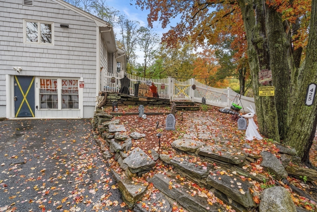 Marlborough, Massachusetts, 01752, United States, 3 Bedrooms Bedrooms, ,2 BathroomsBathrooms,Residential,For Sale,1968899