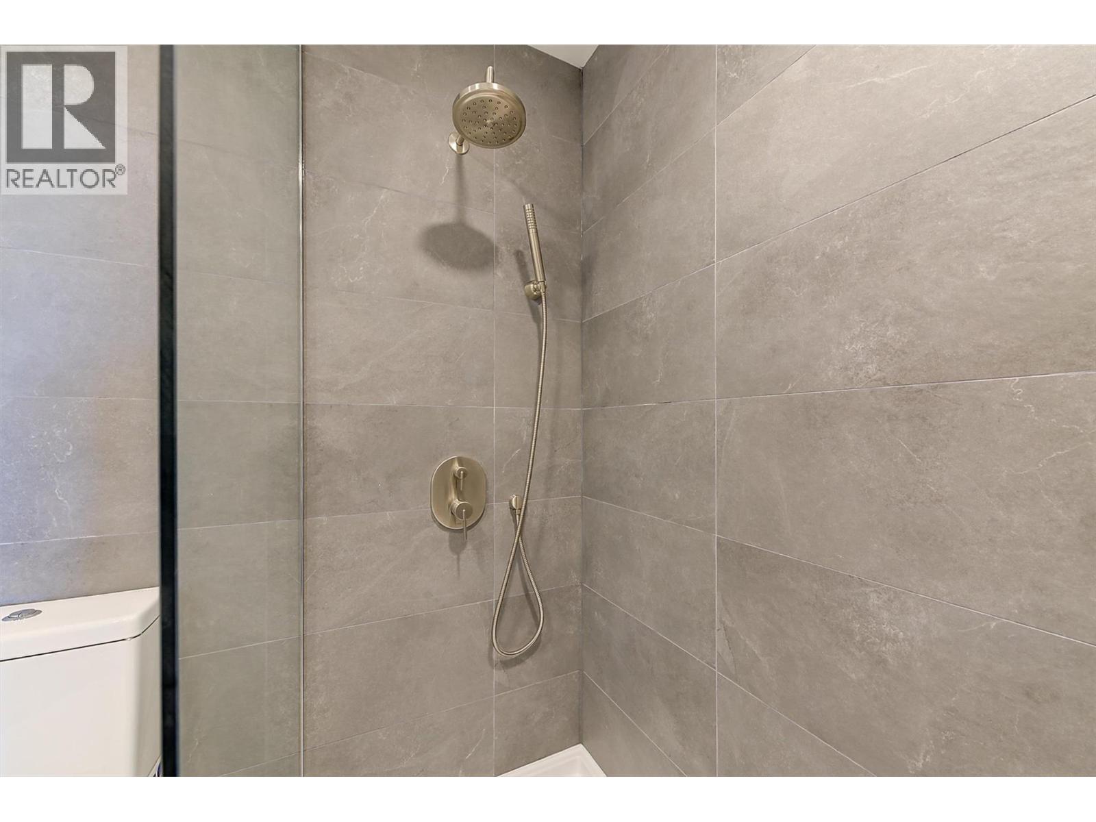 WEST KELOWNA, British Columbia, V1Z 2A9, CA, 2 Bedrooms Bedrooms, ,2 BathroomsBathrooms,Residential,For Sale,1947246