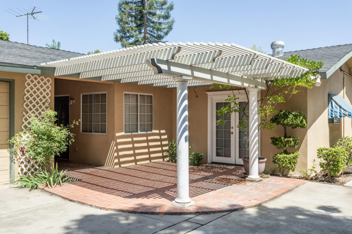 Clovis, California, 93611, United States, 4 Bedrooms Bedrooms, ,2 BathroomsBathrooms,Residential,For Sale,1907507