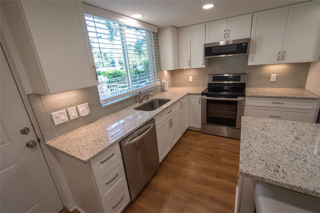 Sarasota, Florida, 34236, United States, 3 Bedrooms Bedrooms, ,2 BathroomsBathrooms,Residential,For Sale,1995598