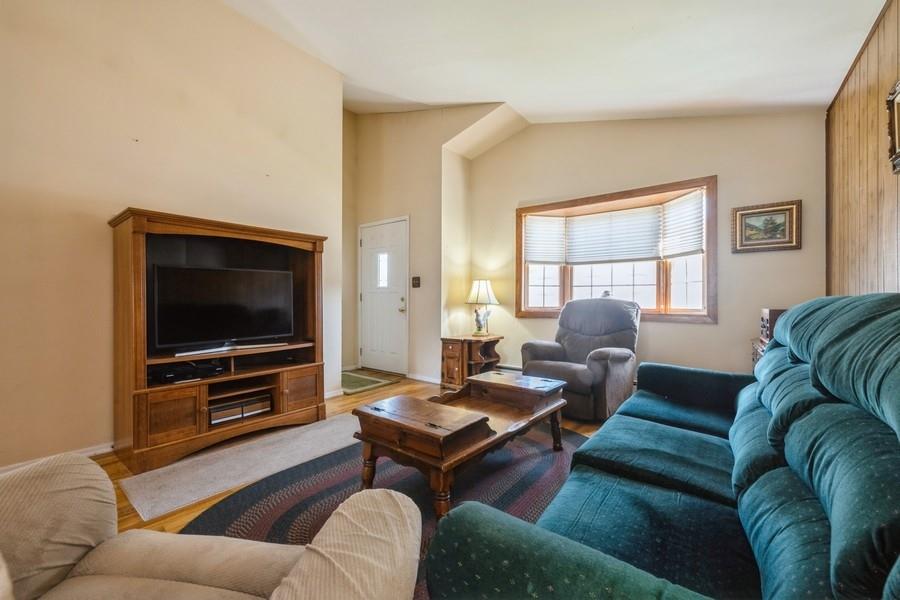 Lindenhurst, New York, 11757, United States, 4 Bedrooms Bedrooms, ,2 BathroomsBathrooms,Residential,For Sale,1906737