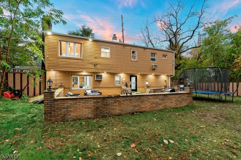 Wayne Twp., New Jersey, 07470, United States, 5 Bedrooms Bedrooms, ,2 BathroomsBathrooms,Residential,For Sale,1988198