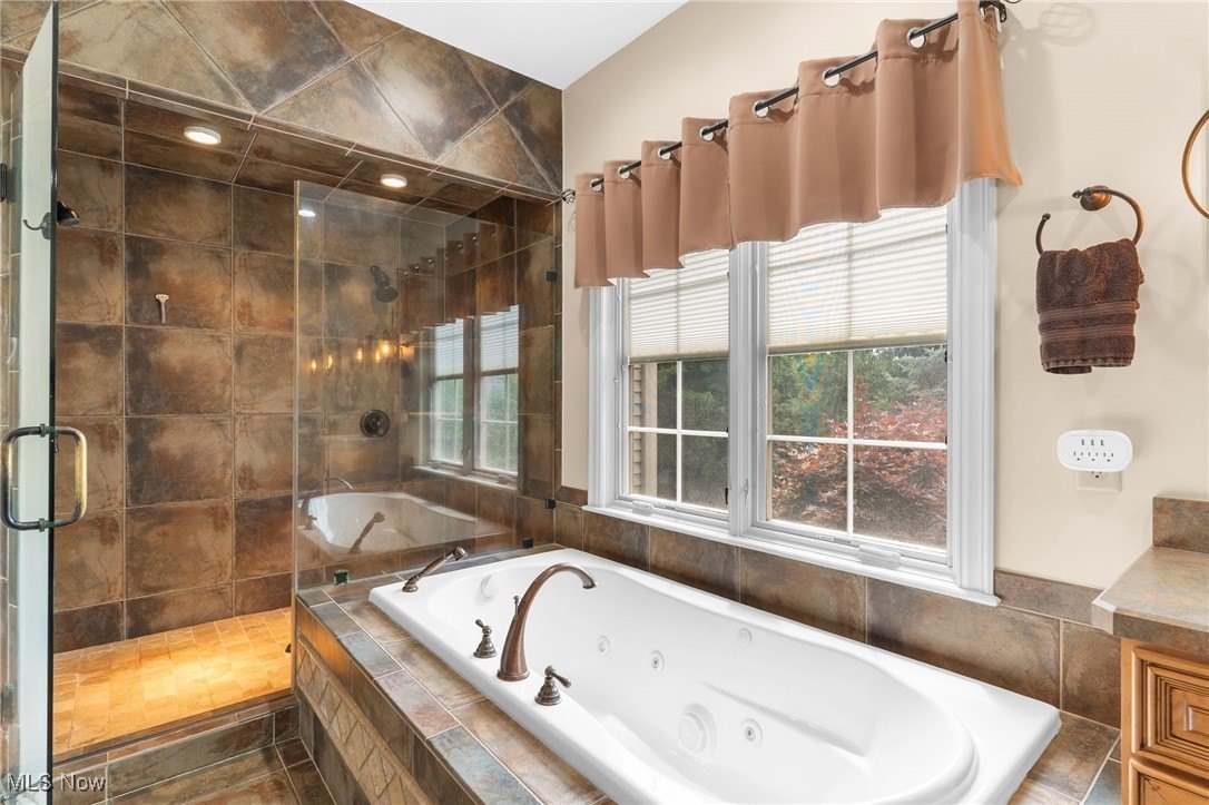 Poland, Ohio, 44514, United States, 5 Bedrooms Bedrooms, ,5 BathroomsBathrooms,Residential,For Sale,1895339
