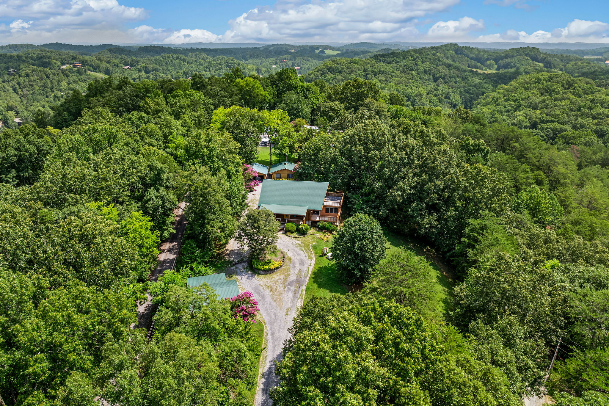 Dandridge, Tennessee, 37725, United States, 2 Bedrooms Bedrooms, ,2 BathroomsBathrooms,Residential,For Sale,1928860