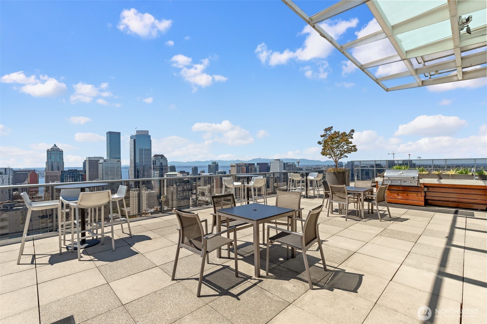 Seattle, Washington, 98101, United States, 2 Bedrooms Bedrooms, ,1 BathroomBathrooms,Residential,For Sale,1897094