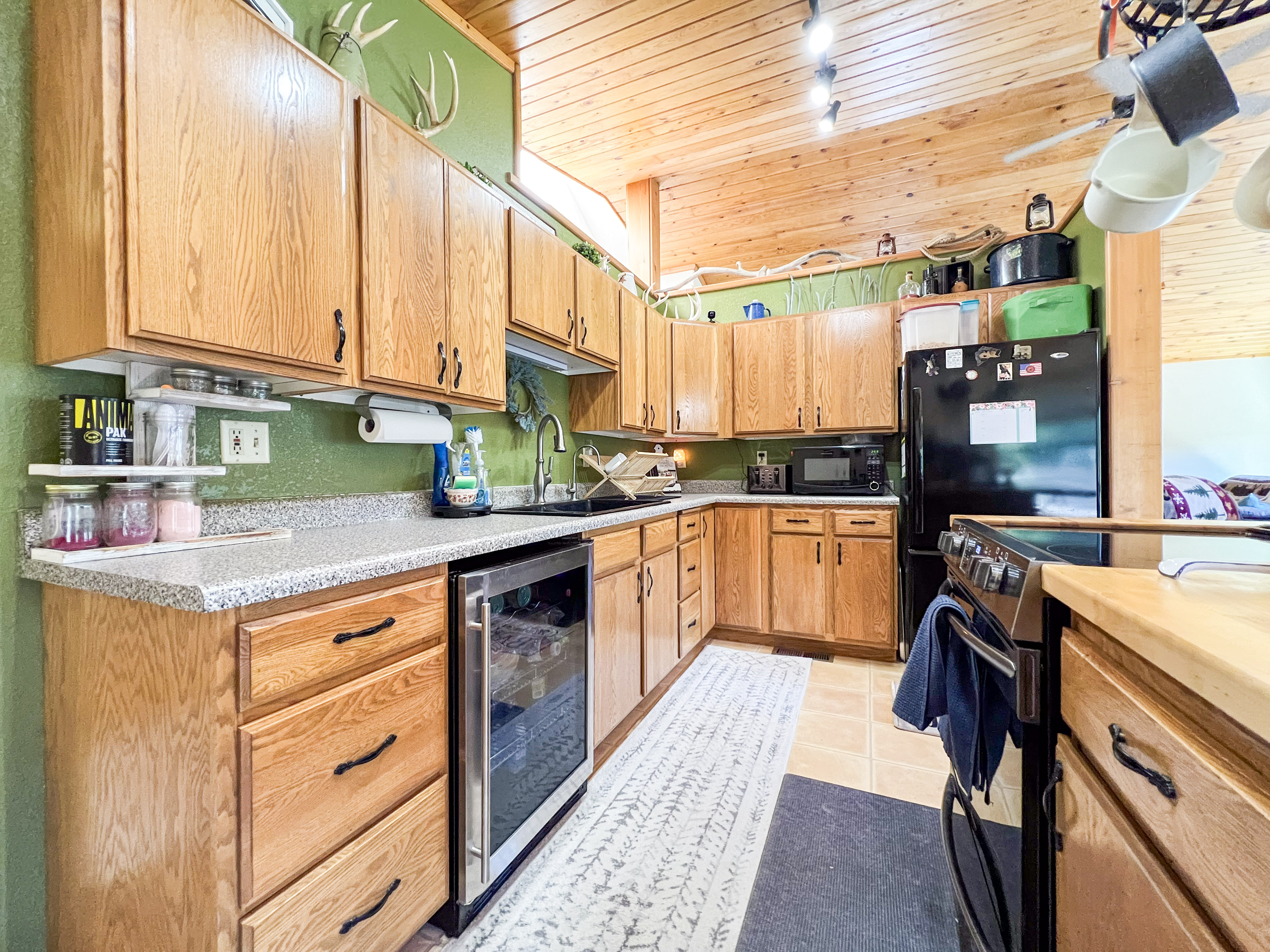Colville, Washington, 99114, United States, 2 Bedrooms Bedrooms, ,2 BathroomsBathrooms,Residential,For Sale,1928739