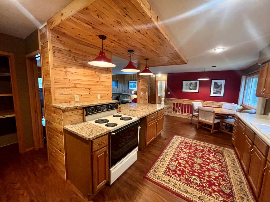 Tomahawk, Wisconsin, 54487, United States, 4 Bedrooms Bedrooms, ,2 BathroomsBathrooms,Residential,For Sale,1907326