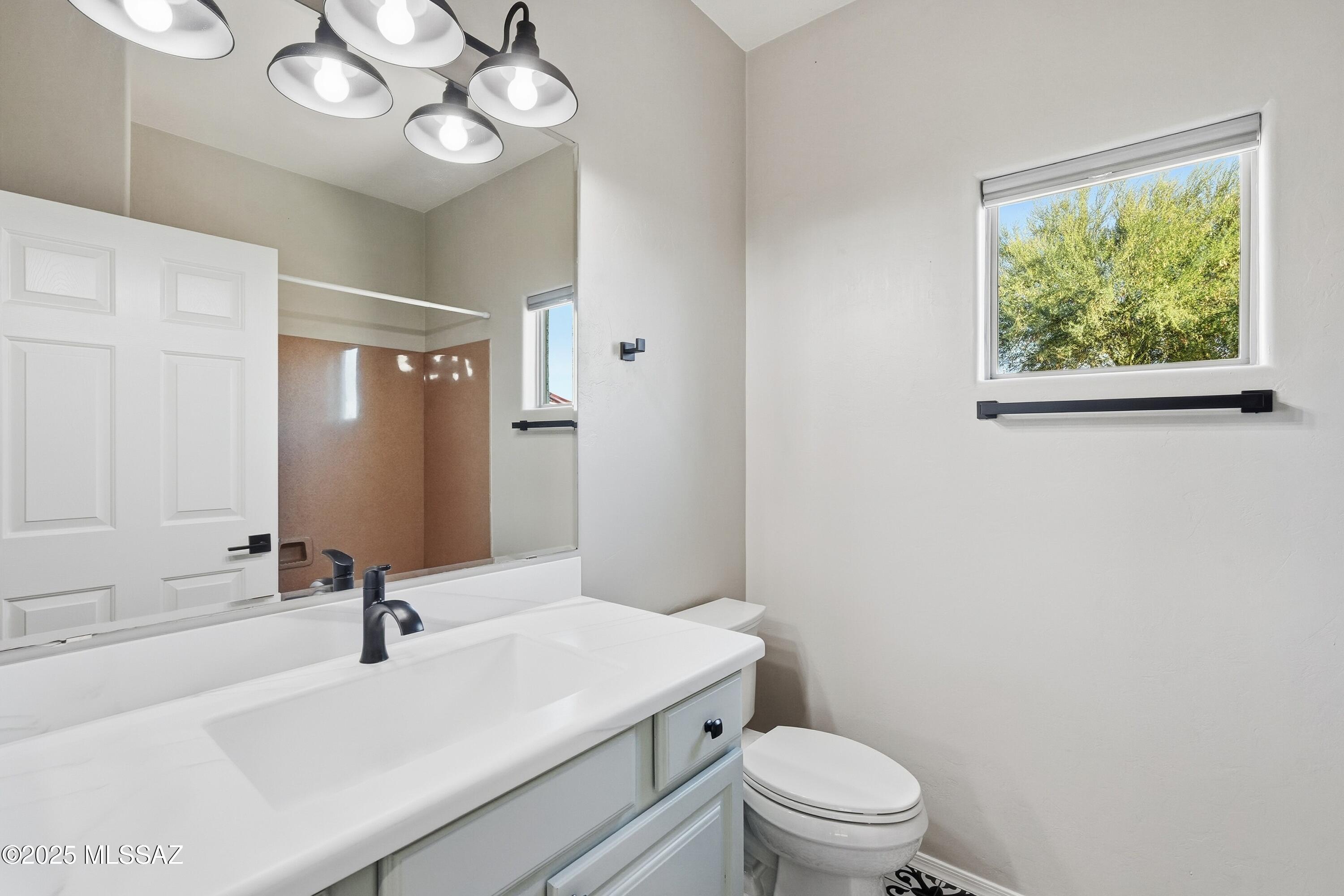 Sahuarita, Arizona, 85629, United States, 3 Bedrooms Bedrooms, ,2 BathroomsBathrooms,Residential,For Sale,1989505