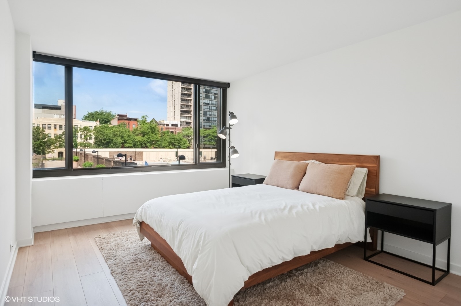 Chicago, Illinois, 60610, United States, 2 Bedrooms Bedrooms, ,2 BathroomsBathrooms,Residential,For Sale,1927209