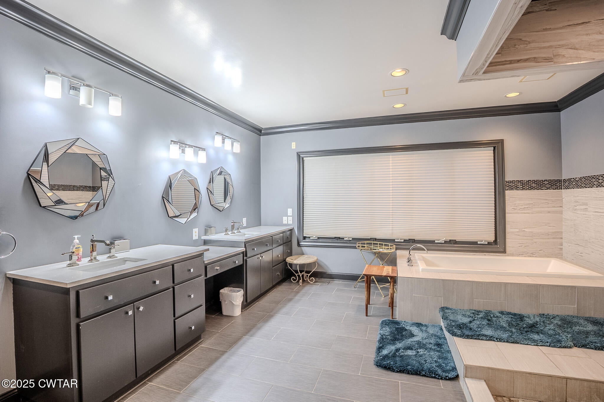 Jackson, Tennessee, 38305, United States, 5 Bedrooms Bedrooms, ,5 BathroomsBathrooms,Residential,For Sale,2006604