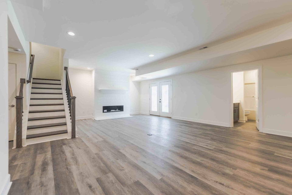 Richmond, Kentucky, 40475, United States, 5 Bedrooms Bedrooms, ,5 BathroomsBathrooms,Residential,For Sale,1881286