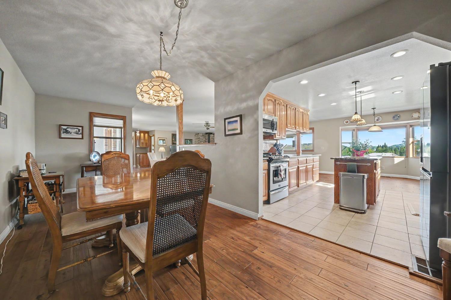 Valley Springs, California, 95252, United States, 3 Bedrooms Bedrooms, ,2 BathroomsBathrooms,Residential,For Sale,2047980