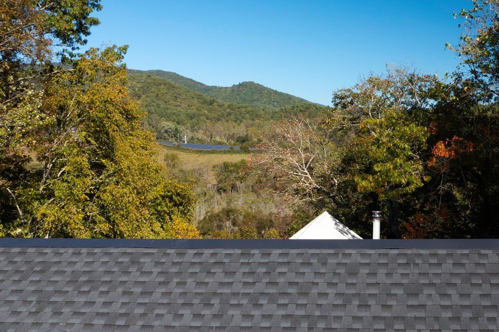 Hayesville, North Carolina, 28904, United States, 5 Bedrooms Bedrooms, ,4 BathroomsBathrooms,Residential,For Sale,1936874