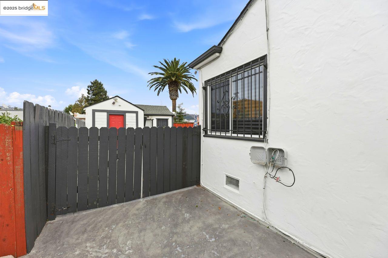 Oakland, California, 94619, United States, 4 Bedrooms Bedrooms, ,1 BathroomBathrooms,Residential,For Sale,1993166