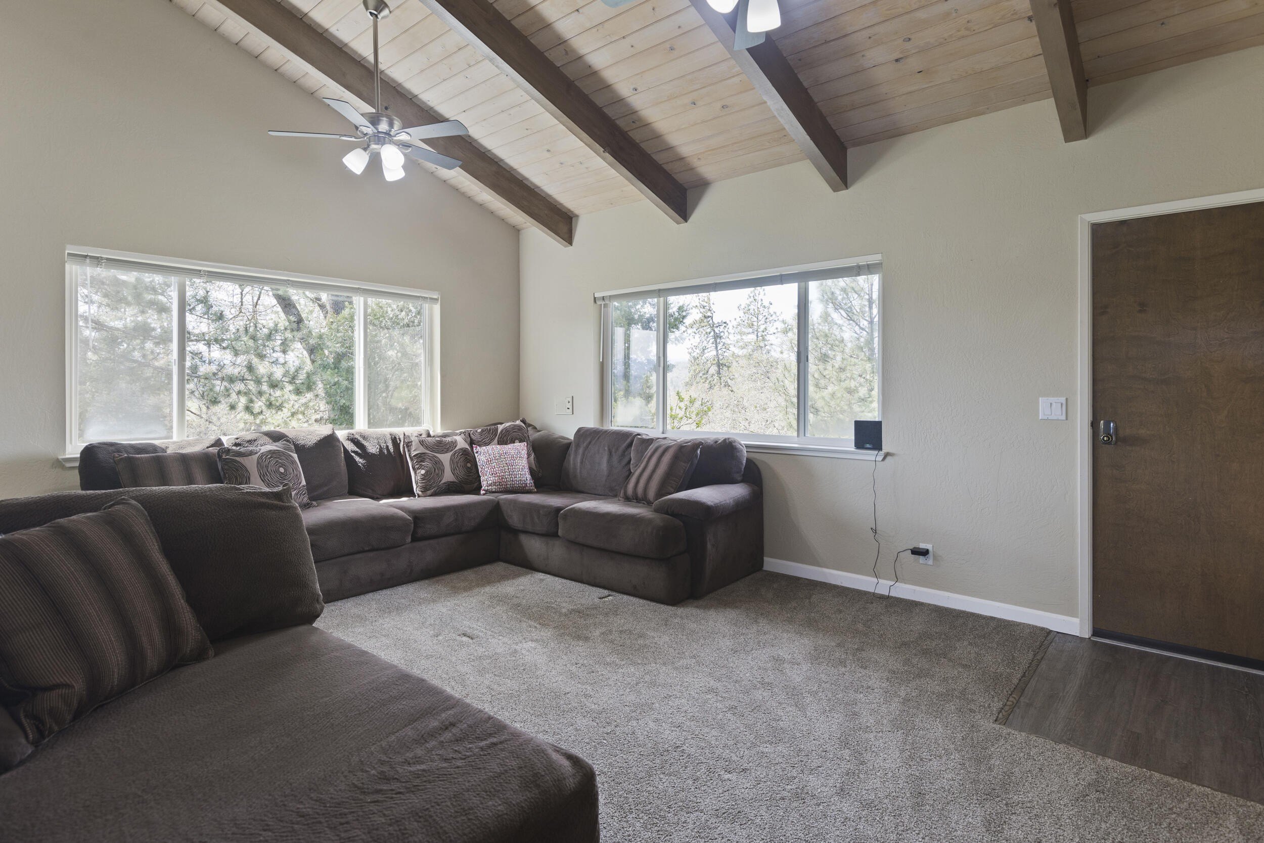 Grants Pass, Oregon, 97526, United States, 4 Bedrooms Bedrooms, ,6 BathroomsBathrooms,Residential,For Sale,1765933