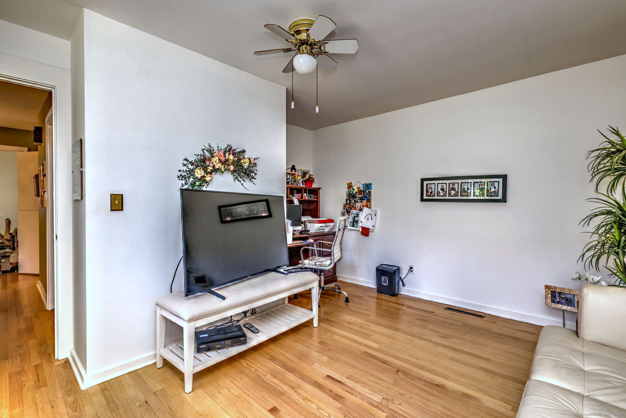 Stratford, Connecticut, 06614, United States, 1 Bedroom Bedrooms, ,3 BathroomsBathrooms,Residential,For Sale,1954891