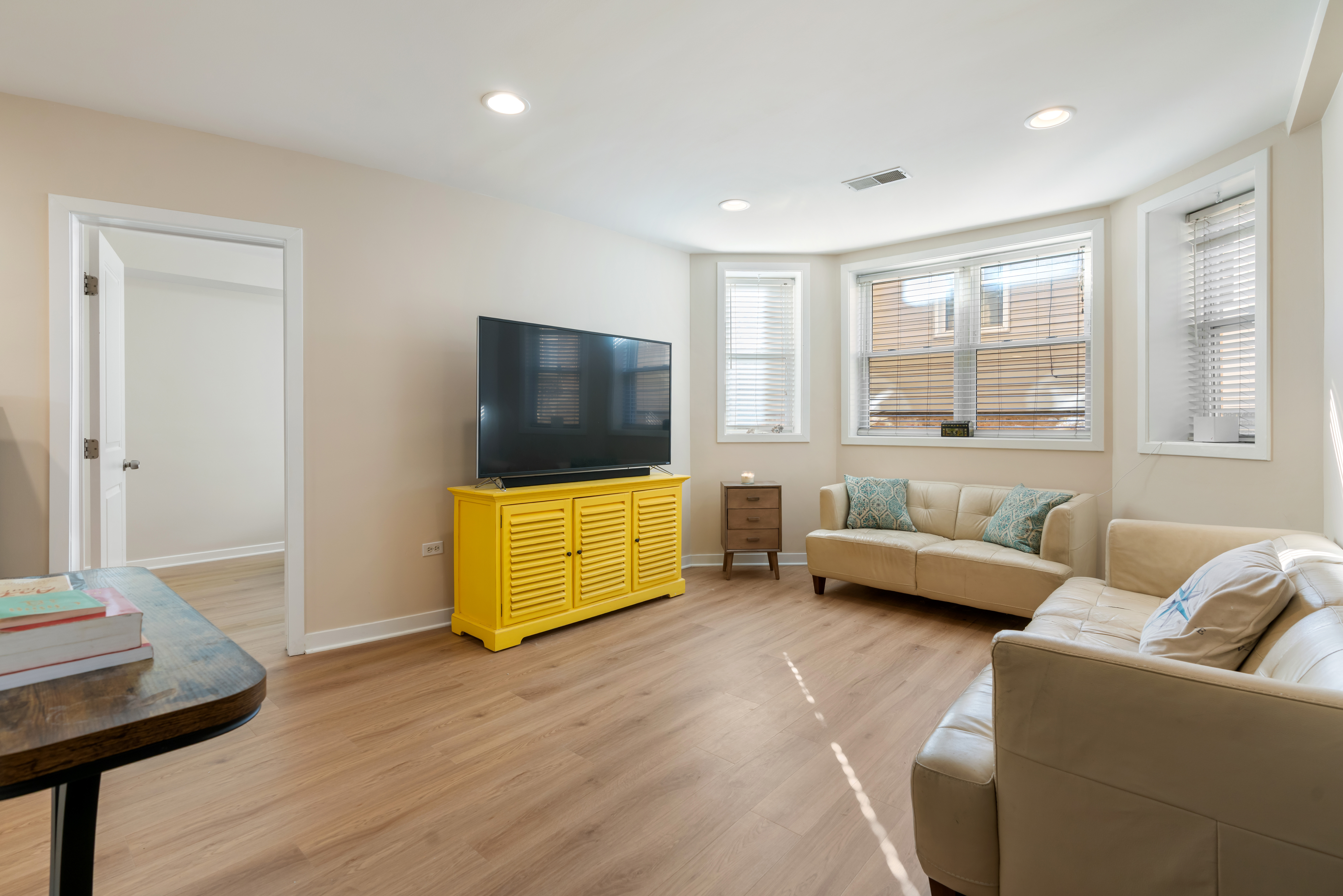  South-facing 2-bedroom, 1-bath Condo in West Bucktown/Logan Square - 物件實景