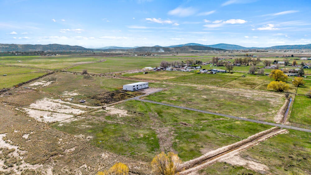 Klamath Falls, Oregon, 97603, United States, 3 Bedrooms Bedrooms, ,3 BathroomsBathrooms,Residential,For Sale,1878382