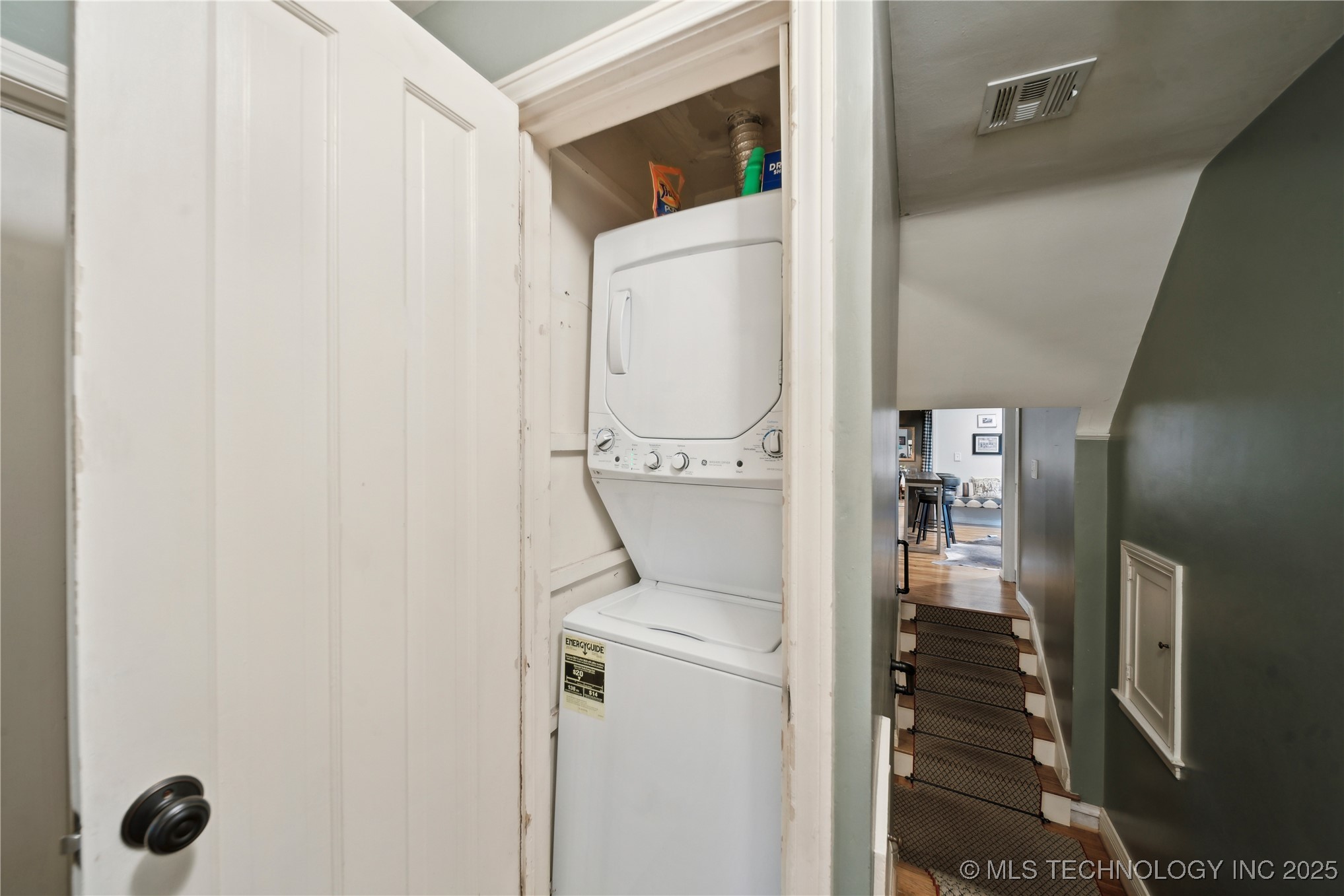 Tulsa, Oklahoma, 74114, United States, 4 Bedrooms Bedrooms, ,4 BathroomsBathrooms,Residential,For Sale,1795496
