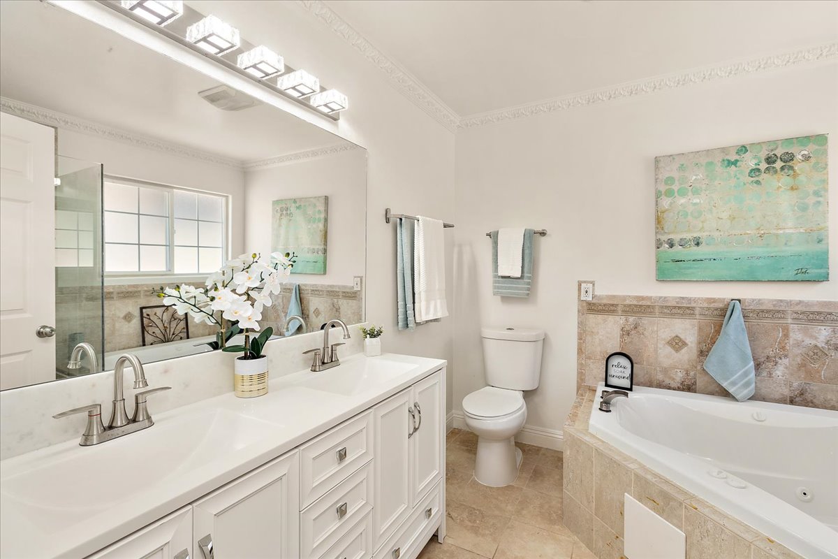 Cerritos, California, 90703, United States, 6 Bedrooms Bedrooms, ,5 BathroomsBathrooms,Residential,For Sale,2048783