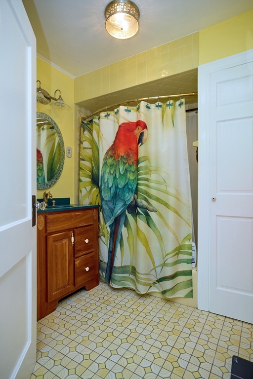 Quincy, Massachusetts, 02170, United States, 4 Bedrooms Bedrooms, ,2 BathroomsBathrooms,Residential,For Sale,1987679