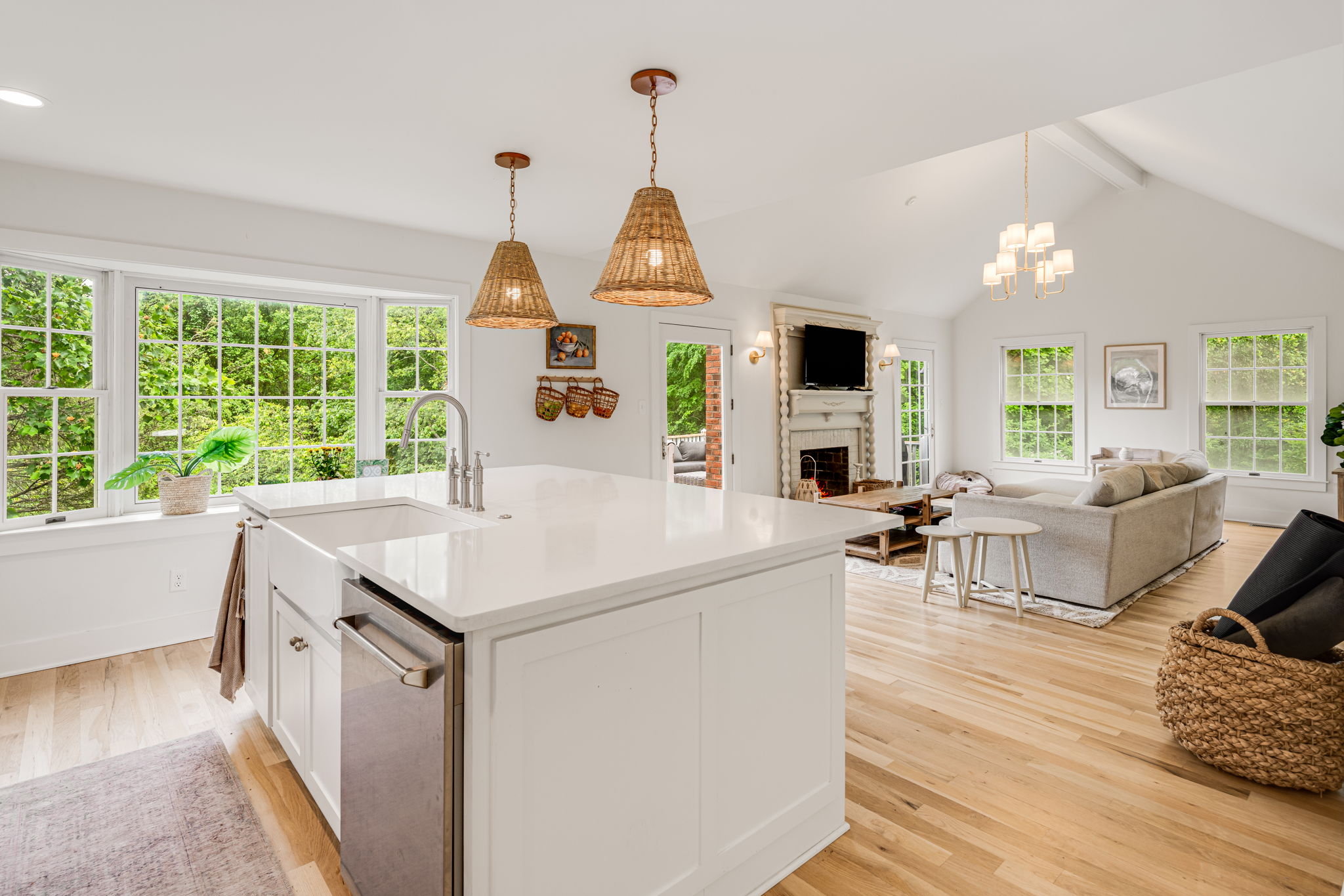 Asheville, North Carolina, 28803, United States, 4 Bedrooms Bedrooms, ,4 BathroomsBathrooms,Residential,For Sale,1825860