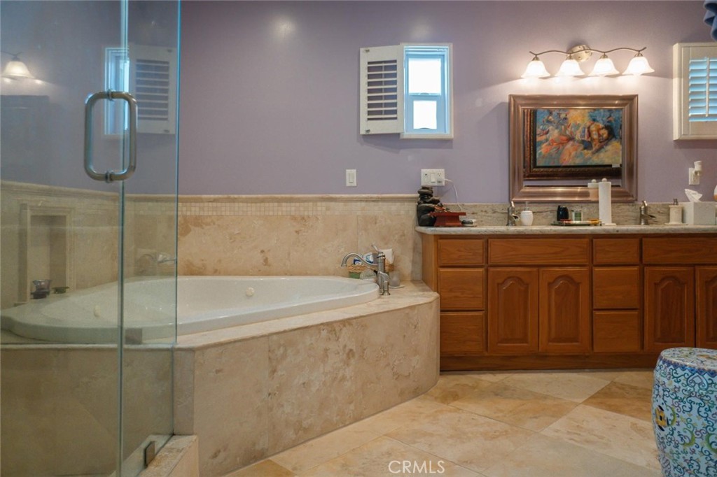 Los Angeles, California, 90008, United States, 3 Bedrooms Bedrooms, ,3 BathroomsBathrooms,Residential,For Sale,2006146