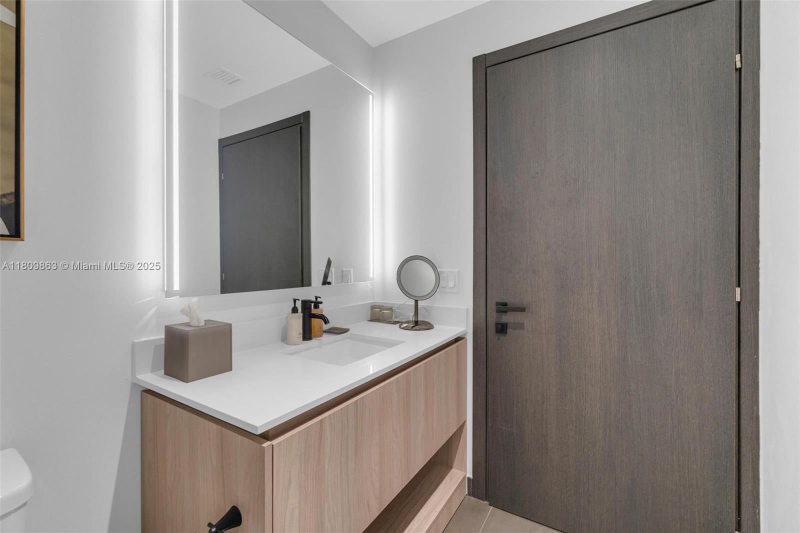 Miami, Florida, 33132, United States, ,1 BathroomBathrooms,Residential,For Sale,1837024