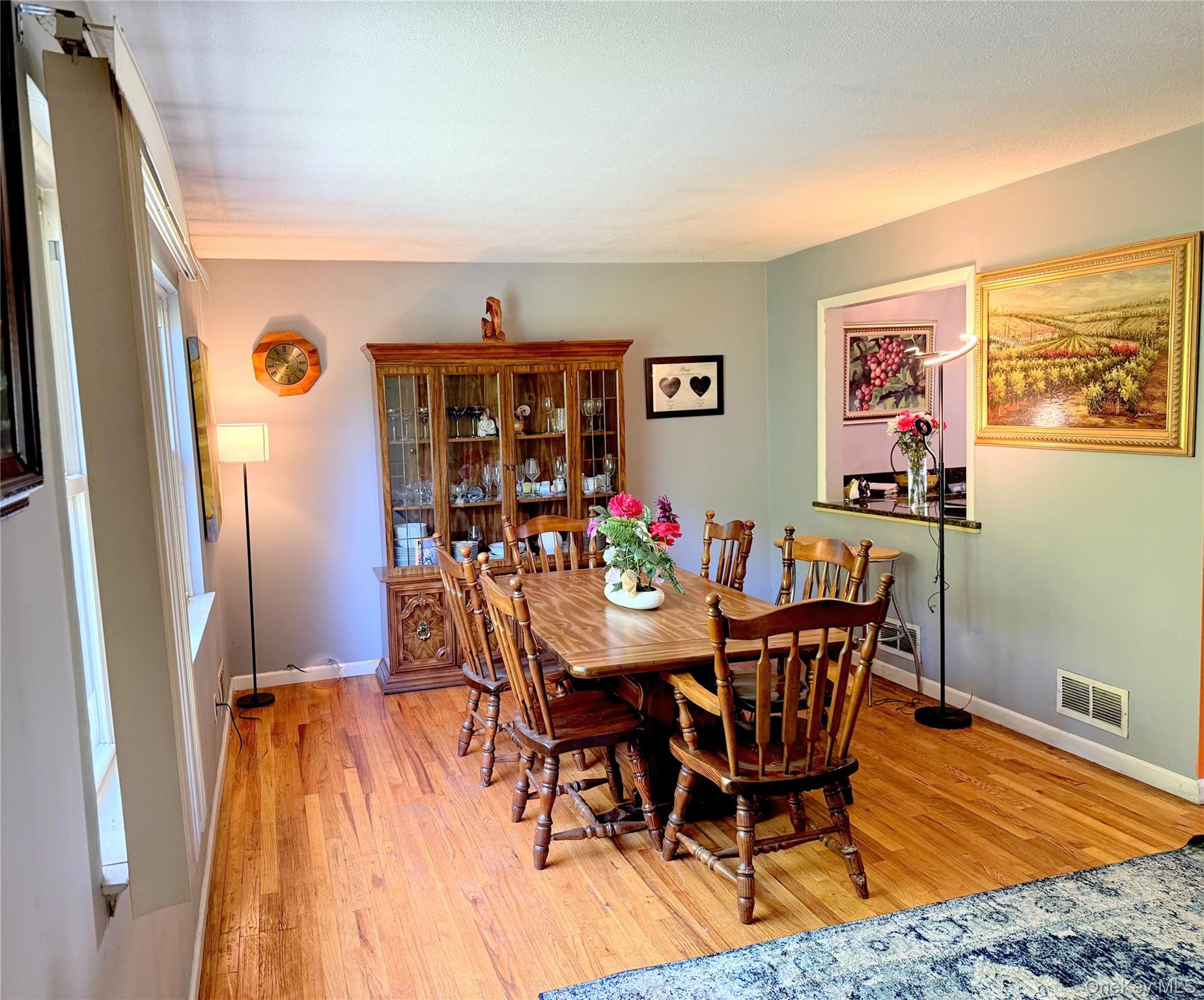 New City, New York, 10956, United States, 4 Bedrooms Bedrooms, ,3 BathroomsBathrooms,Residential,For Sale,1896333