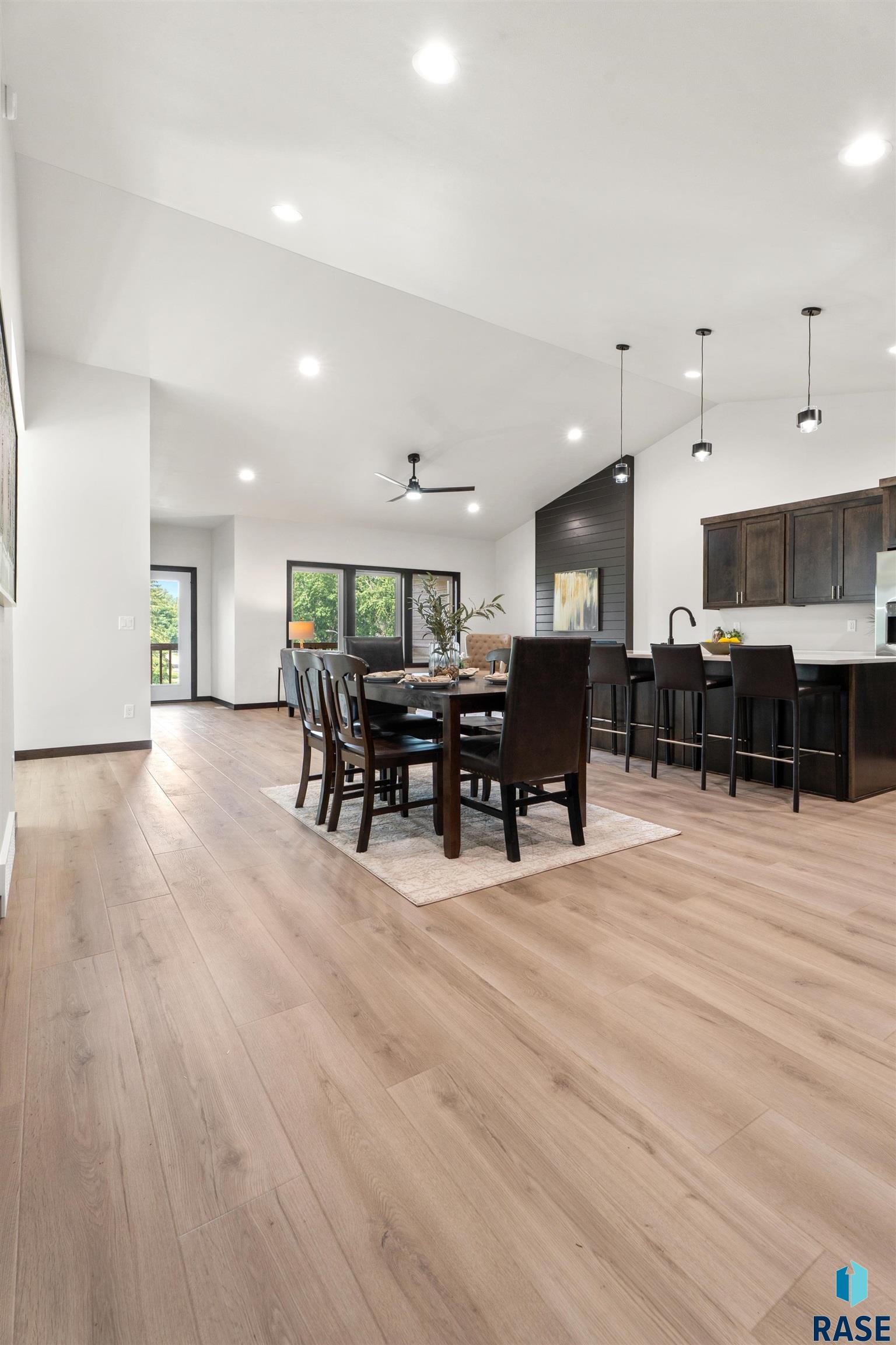 Sioux Falls, South Dakota, 57110, United States, 4 Bedrooms Bedrooms, ,2 BathroomsBathrooms,Residential,For Sale,1887402
