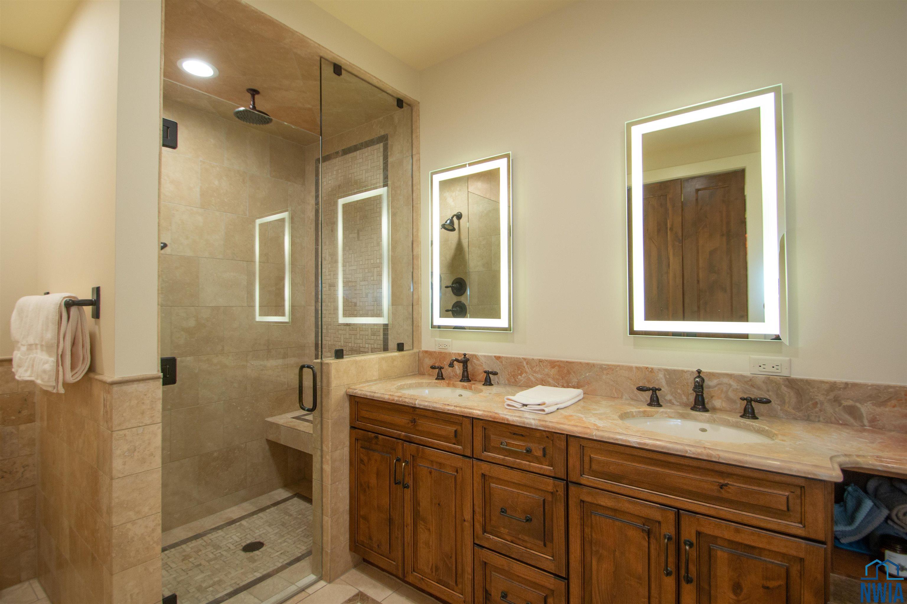 Jefferson, South Dakota, 57038, United States, 5 Bedrooms Bedrooms, ,3 BathroomsBathrooms,Residential,For Sale,1977840