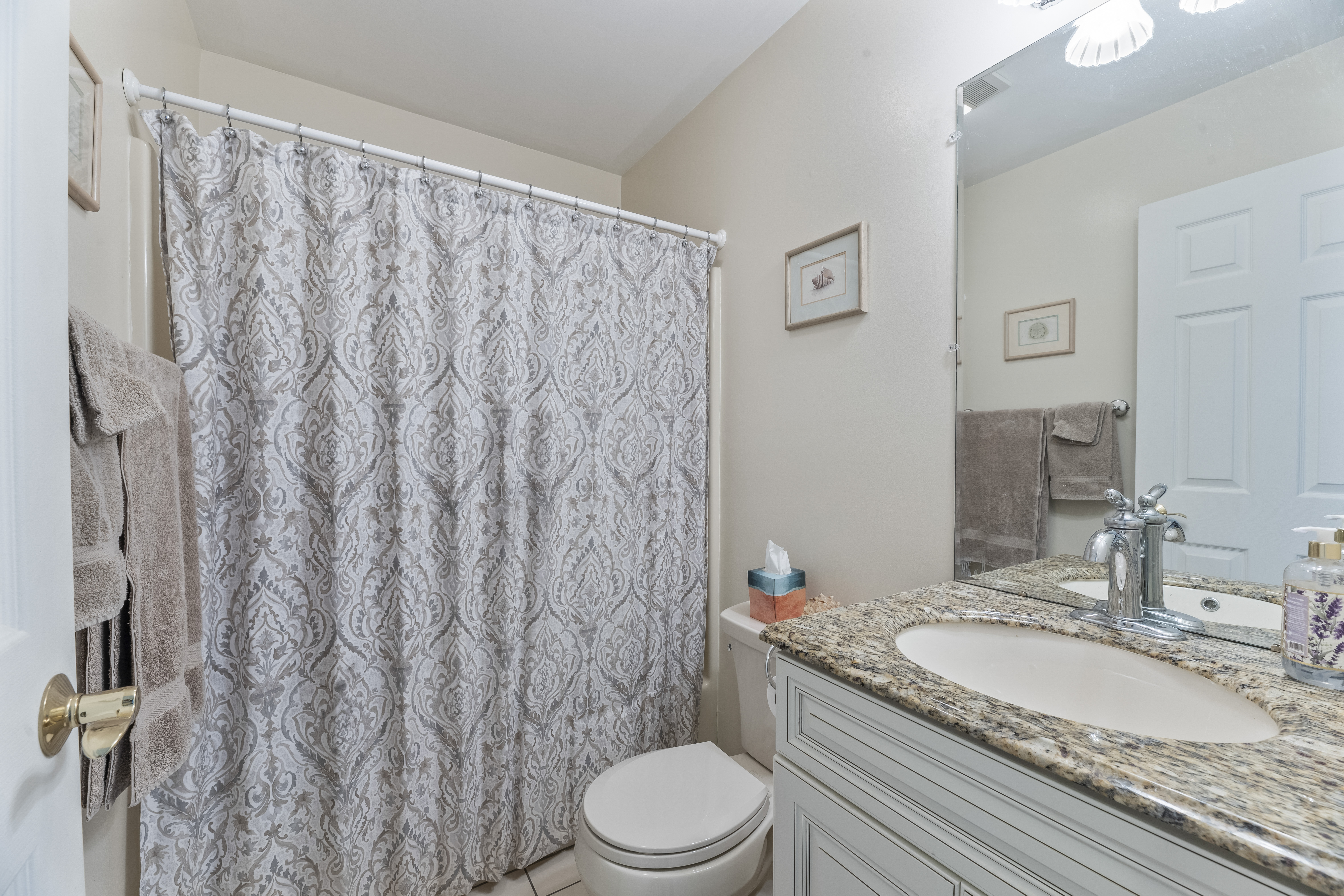 Keyport, New Jersey, 07735, United States, 2 Bedrooms Bedrooms, ,3 BathroomsBathrooms,Residential,For Sale,1914240