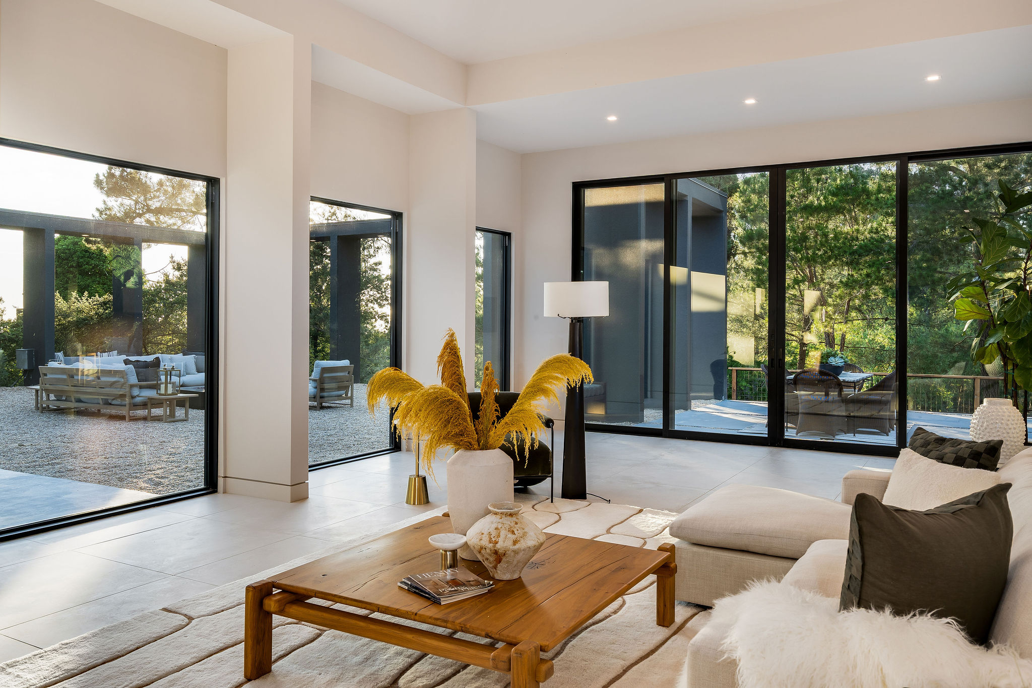  5645 Bacon Road - 物件實景