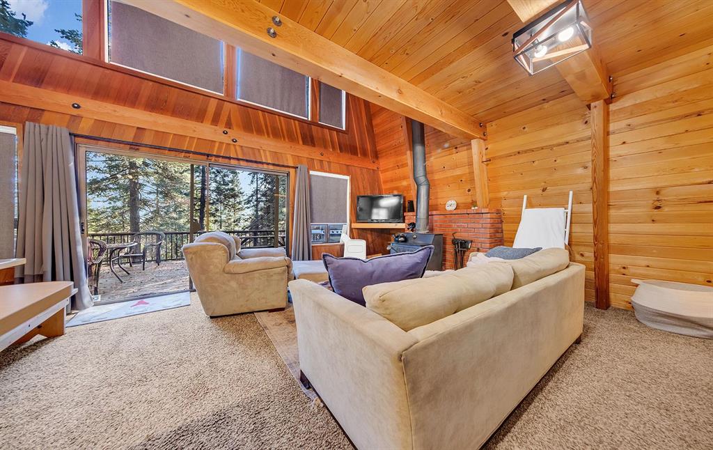 Lake Almanor, California, 96137, United States, 2 Bedrooms Bedrooms, ,3 BathroomsBathrooms,Residential,For Sale,2001829