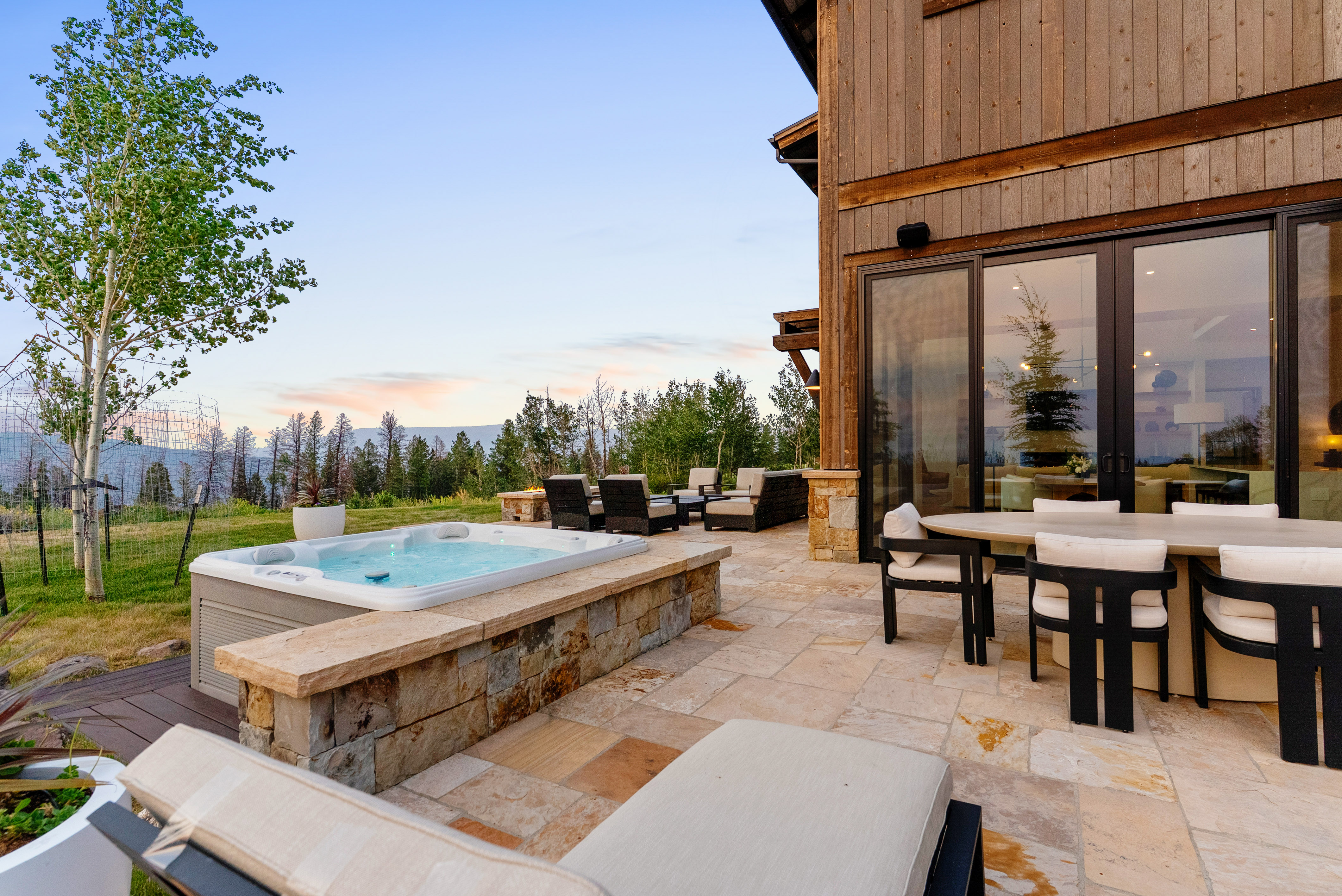  Mountain Modern Luxury Meets Effortless Cordillera Living at 145 Gore Trail - 物件實景