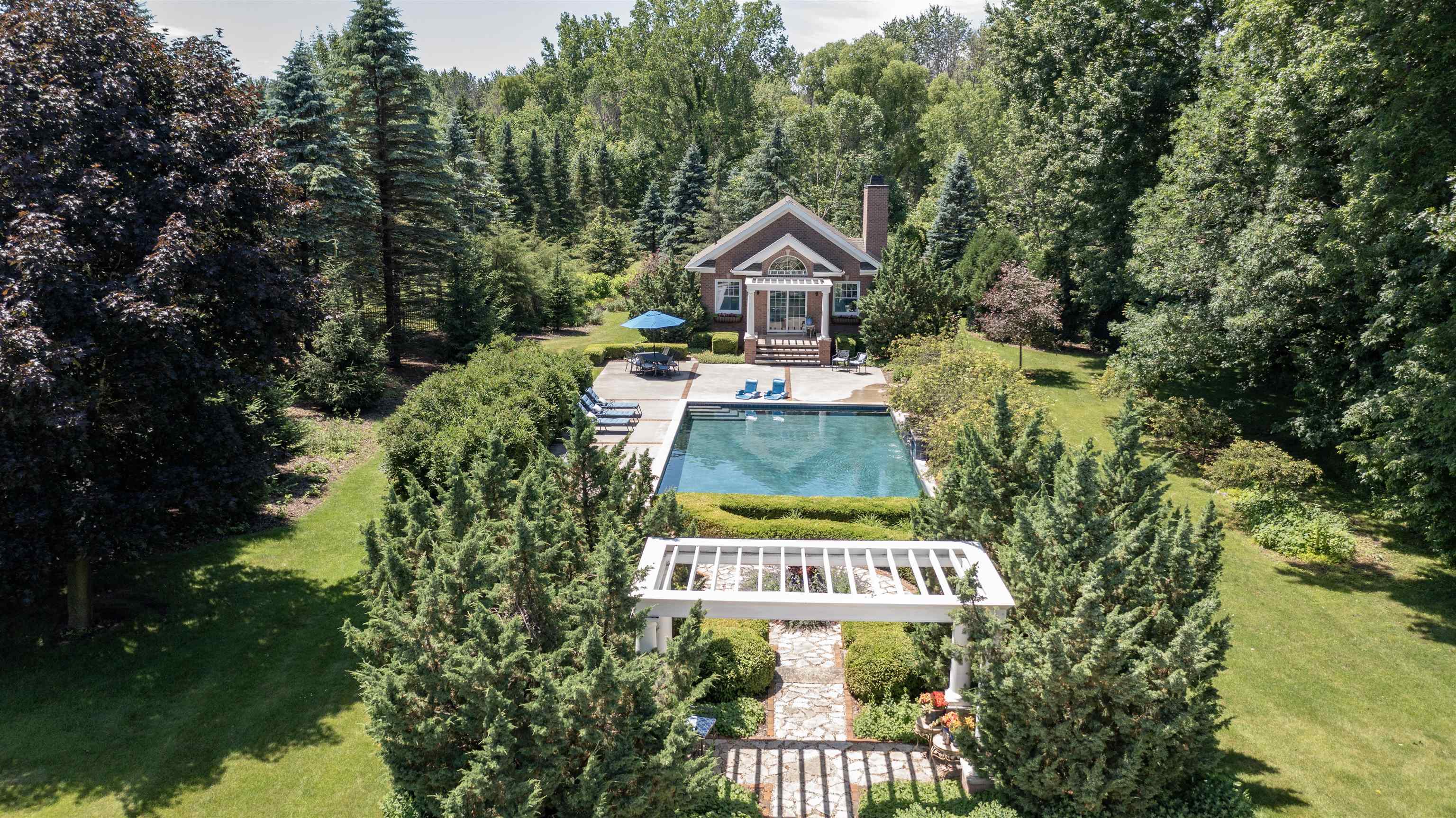 Hortonville, Wisconsin, 54944, United States, 4 Bedrooms Bedrooms, ,6 BathroomsBathrooms,Residential,For Sale,1983735