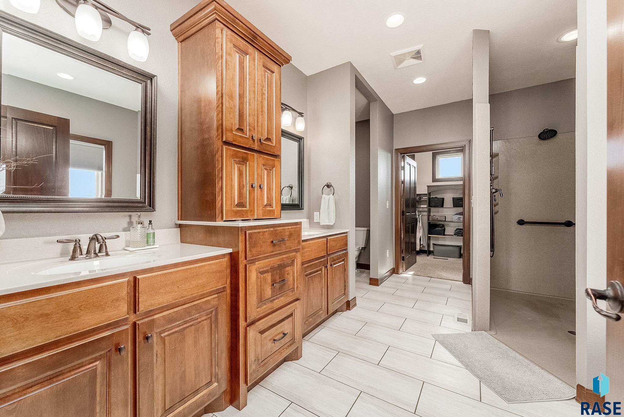 Lester, Iowa, 51242, United States, 4 Bedrooms Bedrooms, ,5 BathroomsBathrooms,Residential,For Sale,1926718
